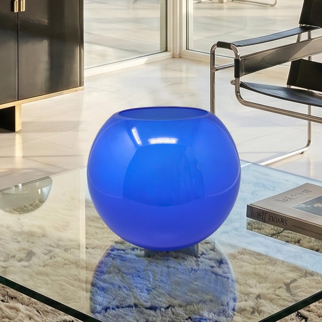 1970s vintage spherical vase manufactured in italy by the prestigious ivv (industria vetraria valdarnese). Expertly blown...