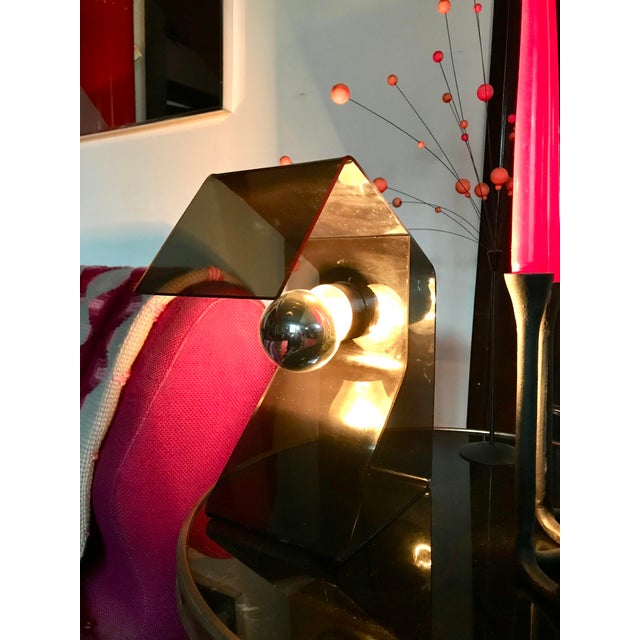 Mid-Century Modern Vintage 1970s Mid Century Modern Space Age Smoke Gray Lucite Acrylic Table Lamp For Sale - Image 3 of 8