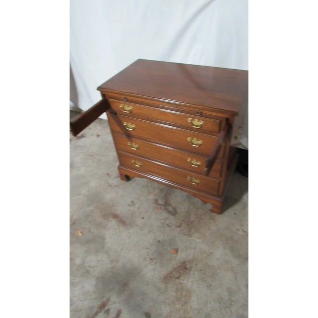 Kittinger Kittinger Four Drawer Bachelors Chest Dresser For Sale - Image 4 of 8