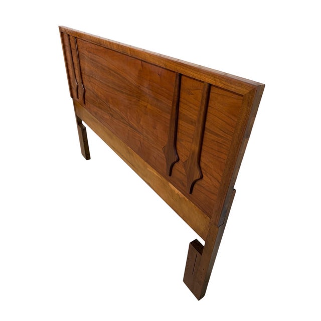 Mid-Century Modern Mid-Century Modern Young Manufacturing Full Size Walnut Headboard For Sale - Image 3 of 6