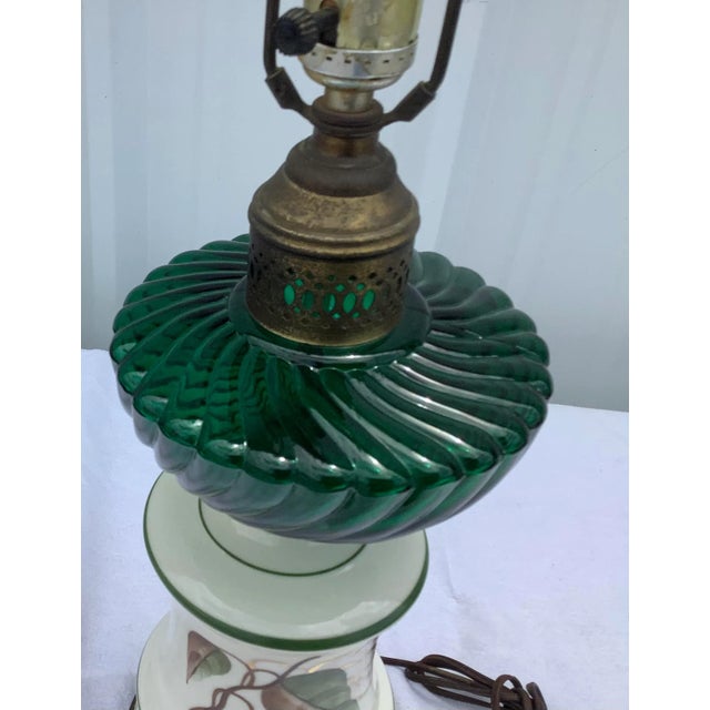 1950s Hand Painted Emerald Green Glass Top Vintage Lamp For Sale In Orlando - Image 6 of 7