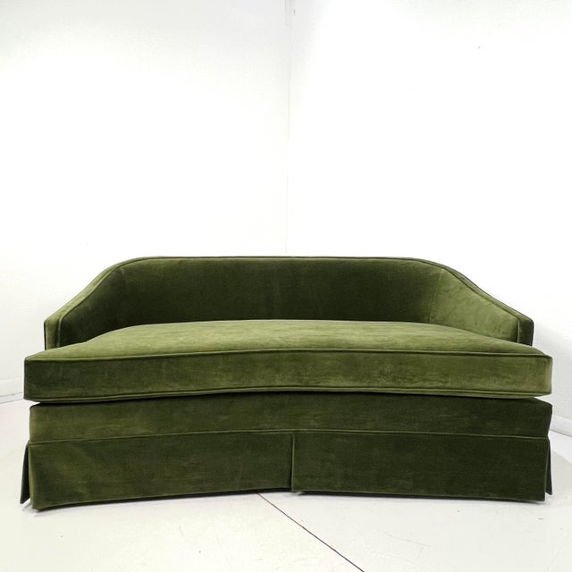 Dark Green 1960s Green Schumacher Velvet Curved Loveseat For Sale - Image 8 of 15