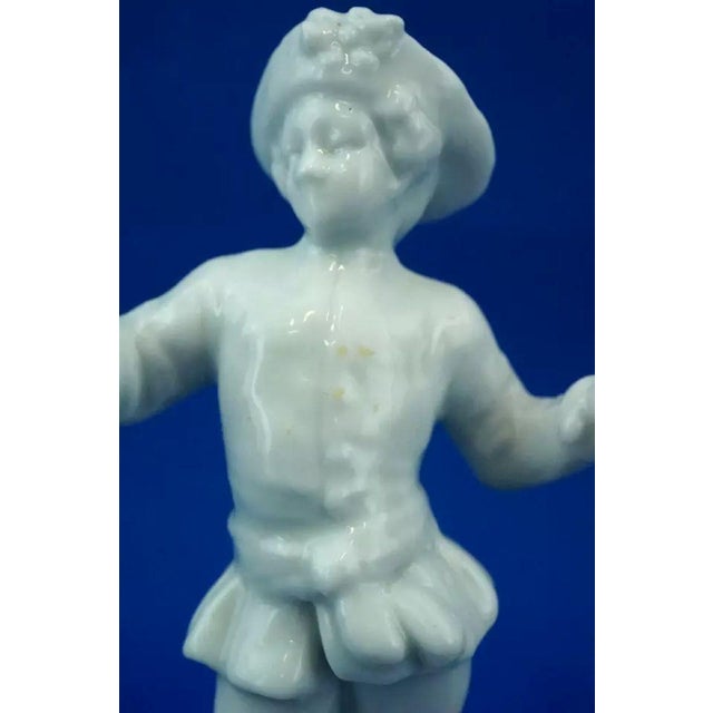 White Porcelain Lady and Dandy from by Real Casa Ferdinandea, Naples, Italy, 18th Century, Set of 2 For Sale - Image 10 of 18