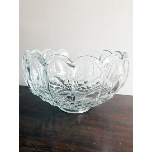 Transparent Antique L E Smith Old Dominion Crystal Punch Bowl With 7 cups - 8 pcs For Sale - Image 8 of 10