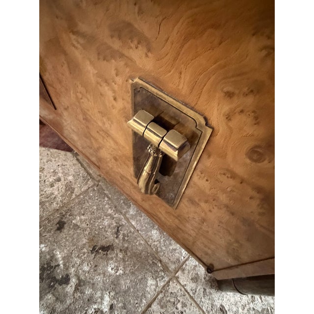 Attributed to Mastercraft Mid-Century. Modern Burl Wood & Brass Nightstands - A Pair For Sale - Image 11 of 12