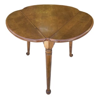 Late 20th Century Ethan Allen Heirloom Nutmeg Maple Trefoil Drop Leaf Table, Model #0871 For Sale
