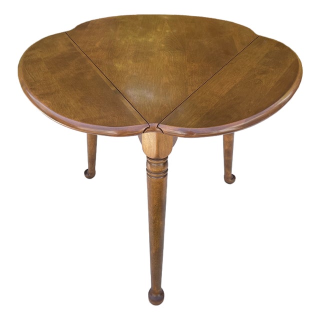 Late 20th Century Ethan Allen Heirloom Nutmeg Maple Trefoil Drop Leaf Table, Model #0871 For Sale