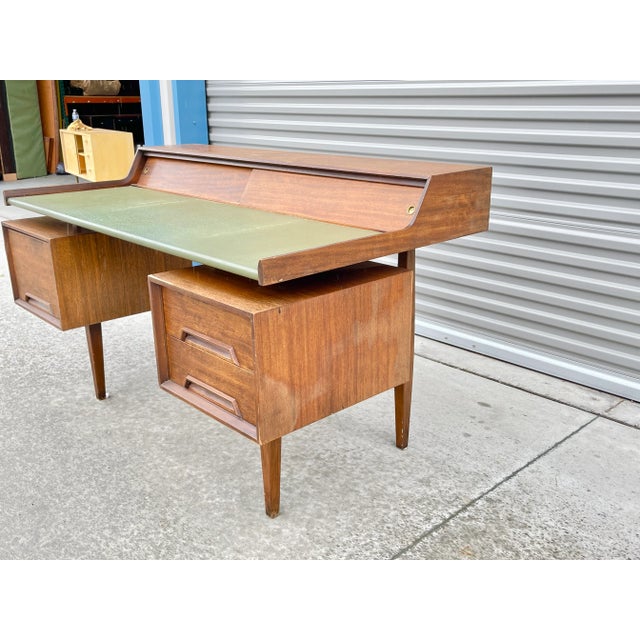 1950s Drexel "Perspective" Floating Top Desk by Milo Baughman For Sale - Image 10 of 13