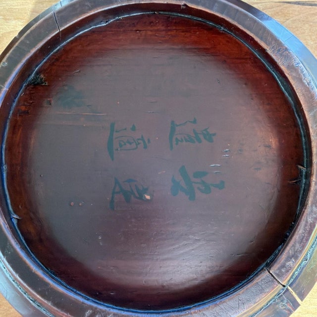 1950s Vintage Chinese Wooden Plate Rack w/ 12 Lacquered Plates Hand Marked Export For Sale - Image 5 of 8