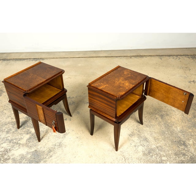 Pair of French Art Deco Mahogany and Burl Wood Nightstands, 1930s For Sale - Image 14 of 17