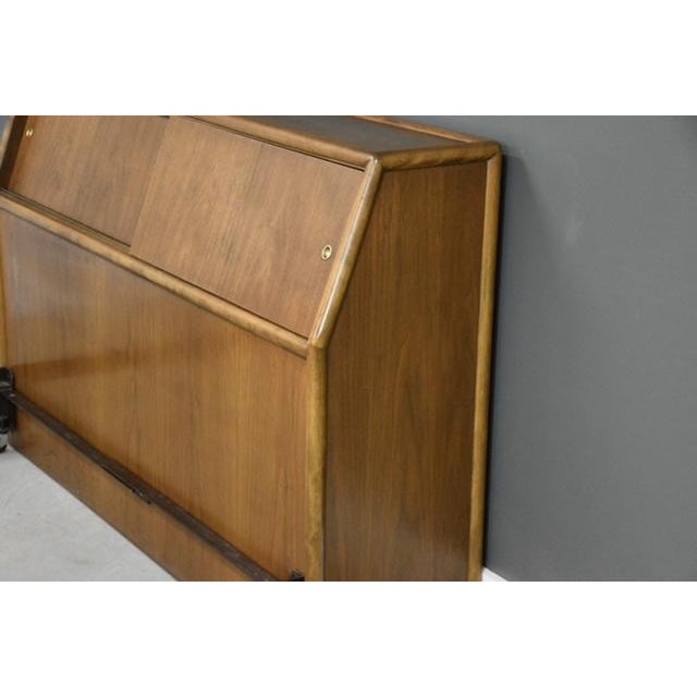 1950s Refinished Walnut Full Bed by Robsjohn Gibbings for Widdicomb For Sale - Image 9 of 10