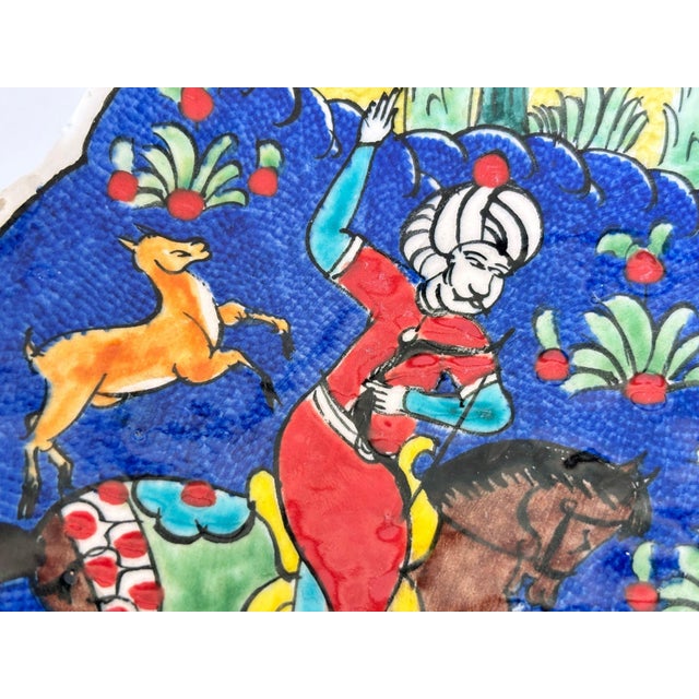 English Mid-20th Century Turkish Kütahya Pottery Wall Plate With Iznik Ottoman Motifs For Sale - Image 3 of 8