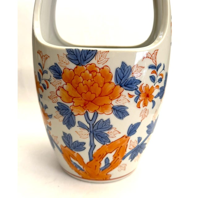 Vintage Japanese Imari Style Porcelain Vase in the Form of a Water Container For Sale - Image 15 of 17