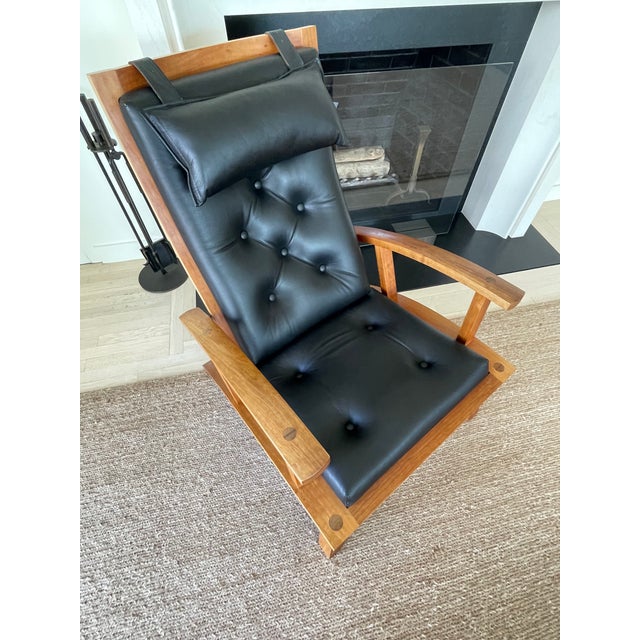Thomas Moser Thomas Moser Lolling Chair & Ottoman in Cherry and Black Leather For Sale - Image 4 of 8