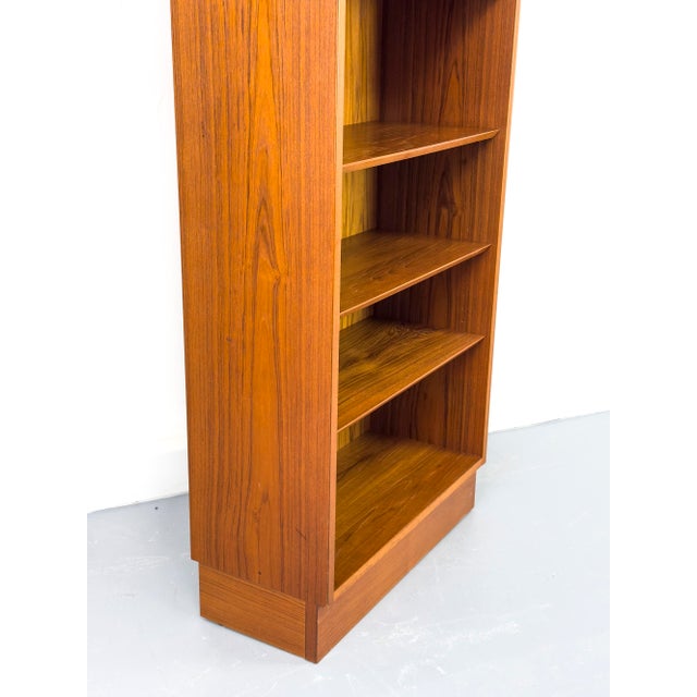 Vintage Teak Bookshelf by Carlo Jensen for Hundevad & Co., 1960s For Sale - Image 14 of 16