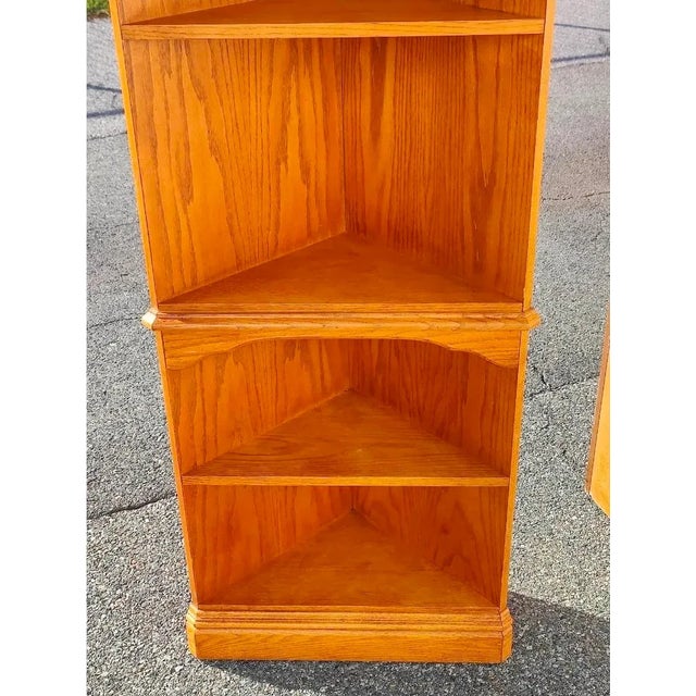 Mid 20th Century Vintage Traditional Style Solid Oak Corner Shelving Unit / Etagere For Sale - Image 5 of 9