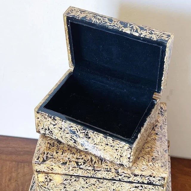 Vintage Nesting Boxes of Acrylic Resin, a Set of Three (3) For Sale - Image 4 of 8