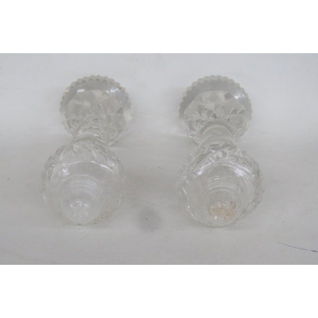 1940s Bohemian Crystal Salt and Pepper Shaker Pair of 2 Pedestal Base Cut Glass For Sale In Miami - Image 6 of 12