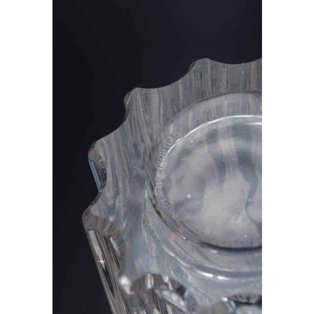 Mid-20th Century Art Deco Clear Glass Vase with Vertical Ribbing from Pierre dAvesn For Sale - Image 4 of 5
