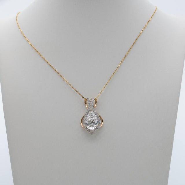 Igi Certified 3.3Ct Lab Diamond Pendant With Natural Diamond Accents: 14k Gold For Sale In Columbus - Image 6 of 10