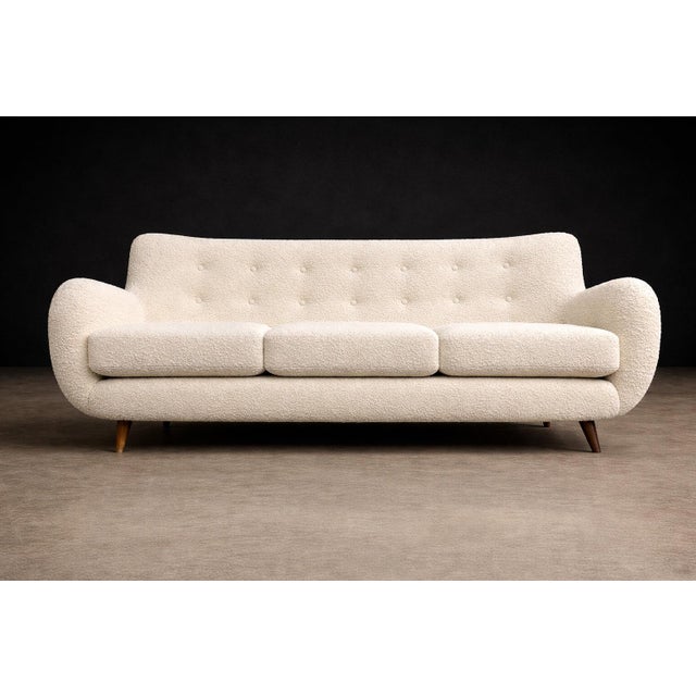 Sofa in Hardwood and Off-White Bouclé by Giuseppe Scapinelli, Brazil, 1950s For Sale - Image 9 of 15