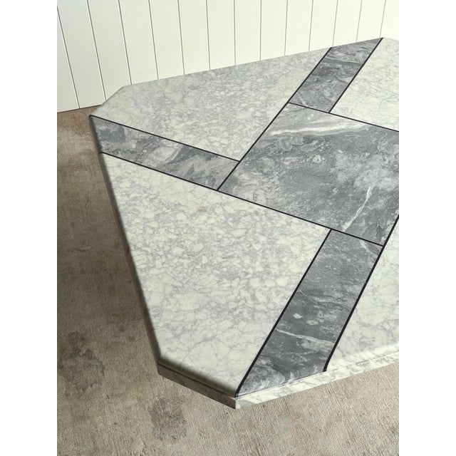 1970s Italian Carrara & Bardiglio Marble Inlaid Coffee Table For Sale - Image 13 of 14