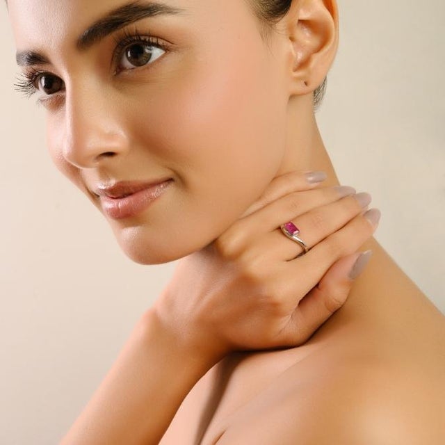 VRJewels Octagon-Cut Natural Ruby Solitaire Wave Ring Size 5.5 in 14k Gold For Sale - Image 4 of 14