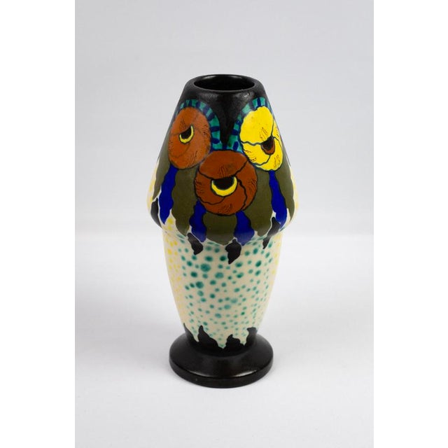 Shell-Shaped Vase in Polychrome Glazed Ceramic with Stylized Floral Decor by D'Argyl for E. Val & Cie, Paris, 1928-1935 For Sale - Image 4 of 11