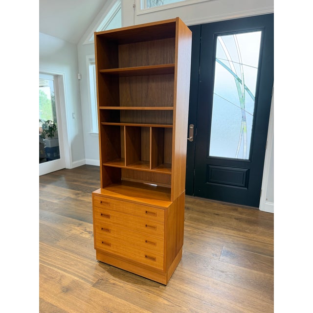 Poul Hundevad Vintage Danish Modern Carlo Jensen for Hundevad Teak Modular Bookcase With Four-Drawer Chest, Denmark, C. 1960s For Sale - Image 4 of 15
