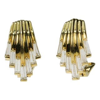 Late 20th Century Pair of 18k Diamond Earrings For Sale
