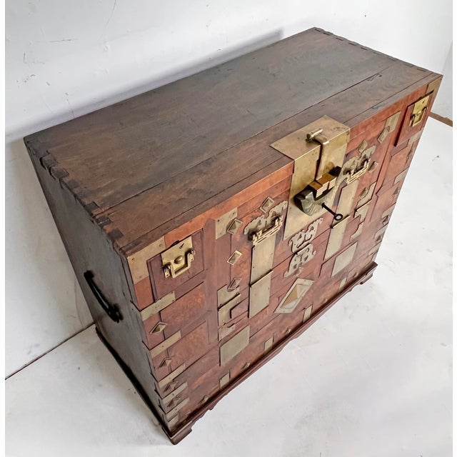 Antique Late 19th Century Joseon Dynasty Korean Bandaji Cabinet. For Sale - Image 9 of 14