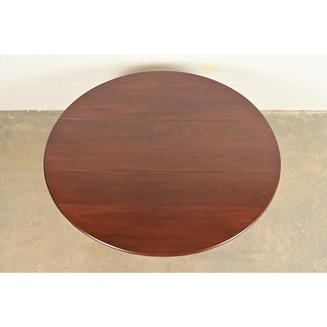 Kittinger Georgian Mahogany Gate Leg Drop Leaf Dining Table or Breakfast Table, Newly Refinished For Sale In South Bend - Image 6 of 12