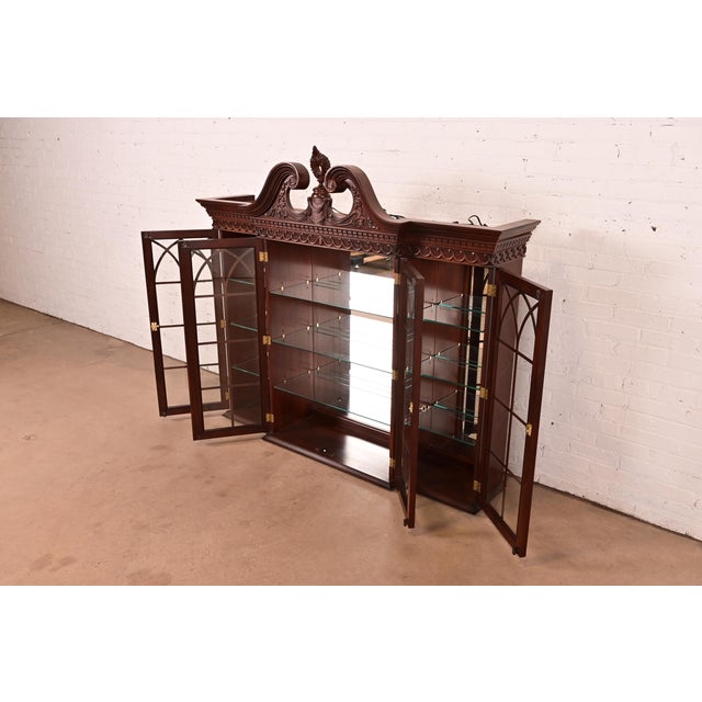Georgian Carved Mahogany Lighted Bookcase or Display Cabinet by Craftique For Sale In South Bend - Image 6 of 15