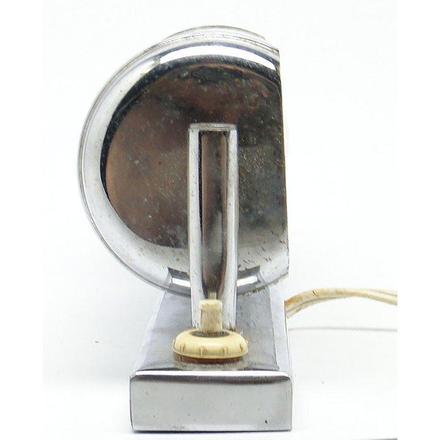 The wall lamp comes from the 1950s. It is in very good condition. This piece has an attribution mark, I am sure that it is...