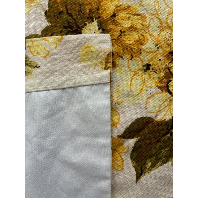 Textile 1960s Twin Size Bedspread or Daybed Coverlet For Sale - Image 7 of 8
