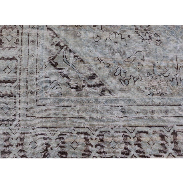 Tan Mid 20th Century Vintage Persian Mahal Rug With Sub-Geometric Design With Small Medallion For Sale - Image 8 of 13