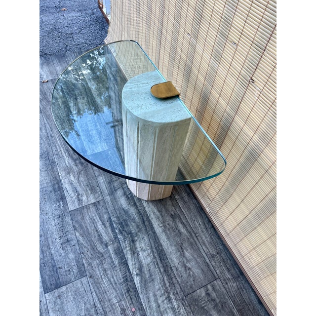 Postmodern Marble and Brass Half-Moon Shaped Side Table in the Artedi Style. Circa 1980s. For Sale In Miami - Image 6 of 18