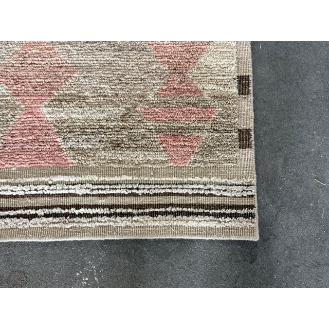 9ft 3in X 12ft Modern Rugs Fesa Hand-Knotted Wool Area Rug For Sale - Image 4 of 13