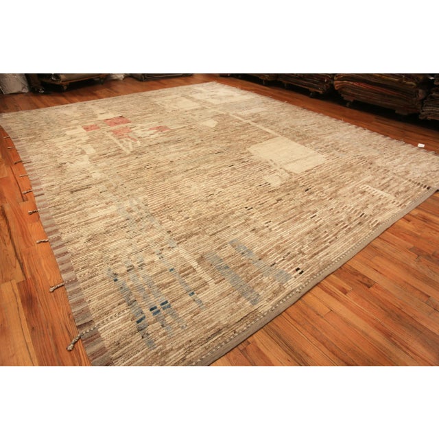 Gorgeous Large Earthy Tones Trendy Modern Decorative Rug, Country of Origin: Central Asia, Circa date: Modern Rugs