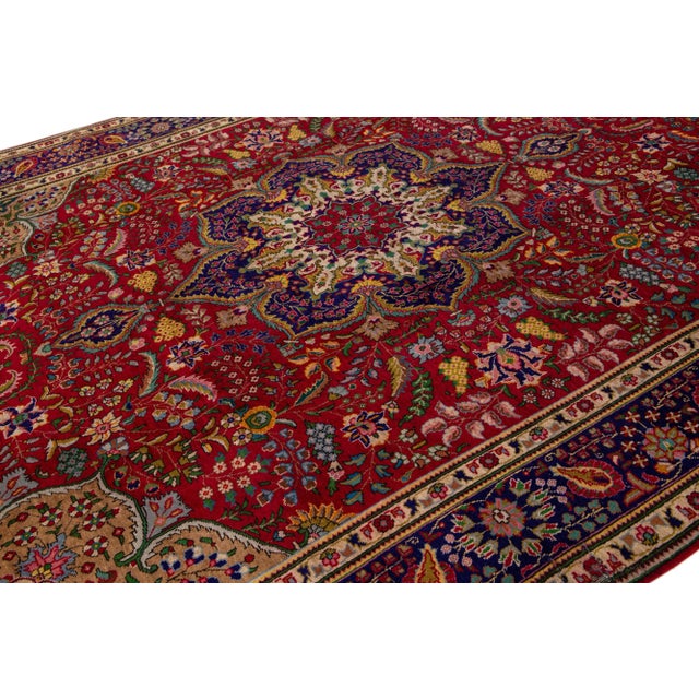 1960s Vintage Tabriz Red Handmade Medallion Wool Rug For Sale In New York - Image 6 of 7