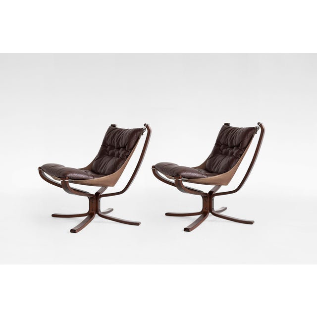 Iconic pair of Falcon Lounge Chairs by Sigurd Resell for Vatne Møbler, crafted in Norway during the 1970s. A hallmark of...