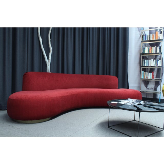 A tribute to modernism, this sofa is a clear call from the past. There's no space for decoration, it's all about shapes...