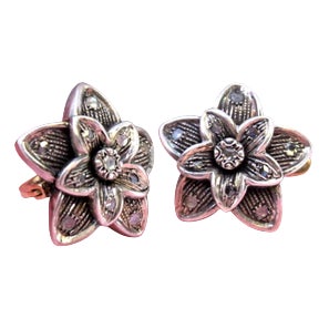 Gold and Silver Flower-Shaped Earrings, Set of 2 For Sale