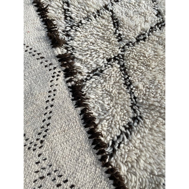 White Berber Moroccan Beni Ouarain Wool Runner For Sale - Image 8 of 9