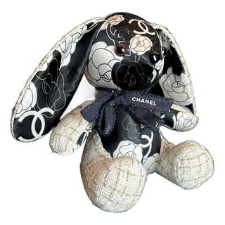 Chanel CC Monogram Vintage Silk Scarf Clever Bunny For Sale