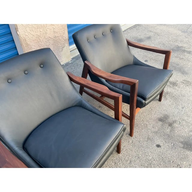 2000 - 2009 Modern Mid Century Black Leather Lounge Chairs With Ottomans For Sale - Image 5 of 9
