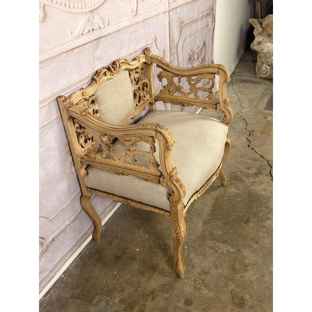 Antique Venetian Rococo Pierced Bench Settee- Hand Carved Bleached Walnut For Sale In Los Angeles - Image 6 of 17