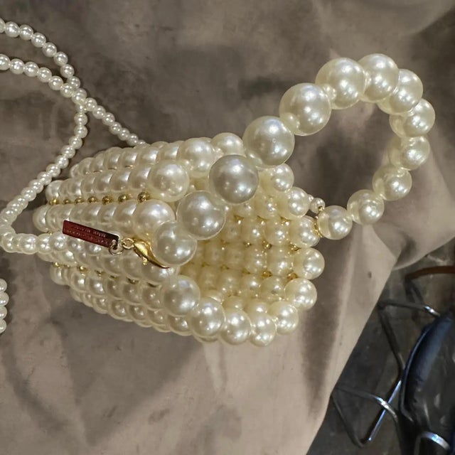 This exquisite, never-used Coppola e Toppo Minaudière is a stunning piece of 21st-century artistry, perfect for a...