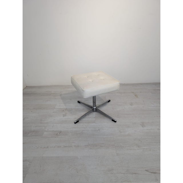 Vintage White Pouf in Leather For Sale - Image 5 of 10