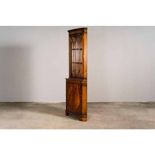 English Style Corner Cabinet in Wood For Sale - Image 4 of 18